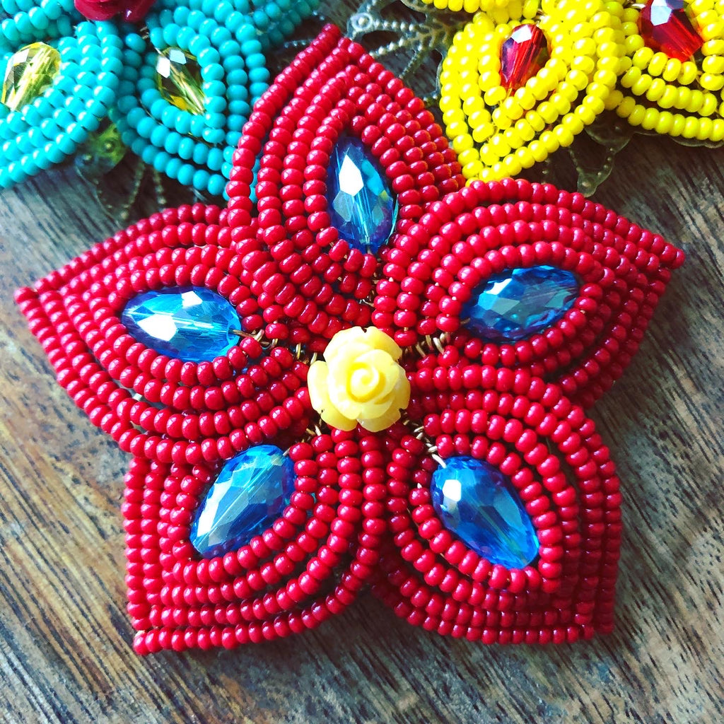 Tribal Beaded Flower Shaped Necklace – The Fashion Lounge